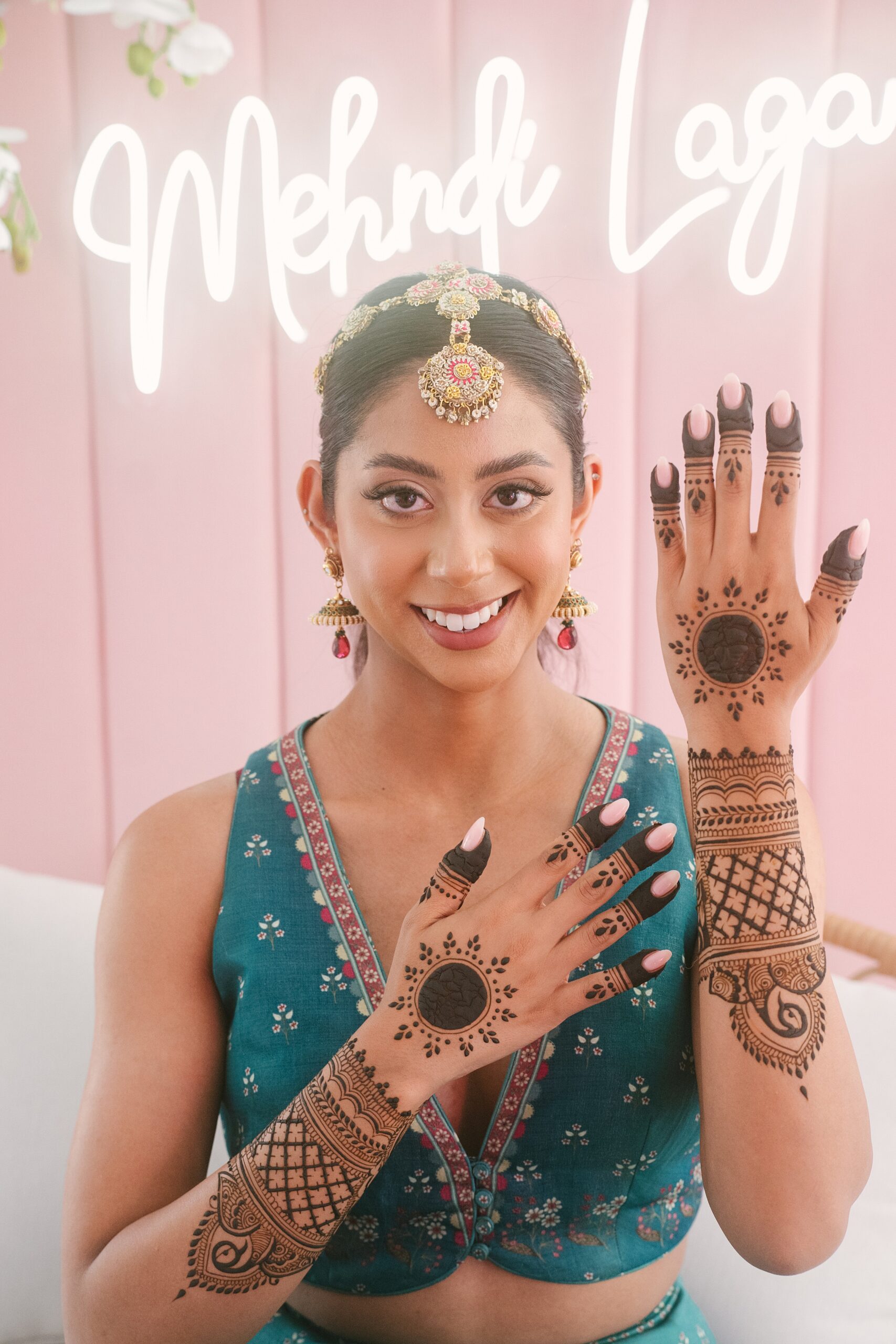 indian bride with mehendi at a henna event photos in toronto 