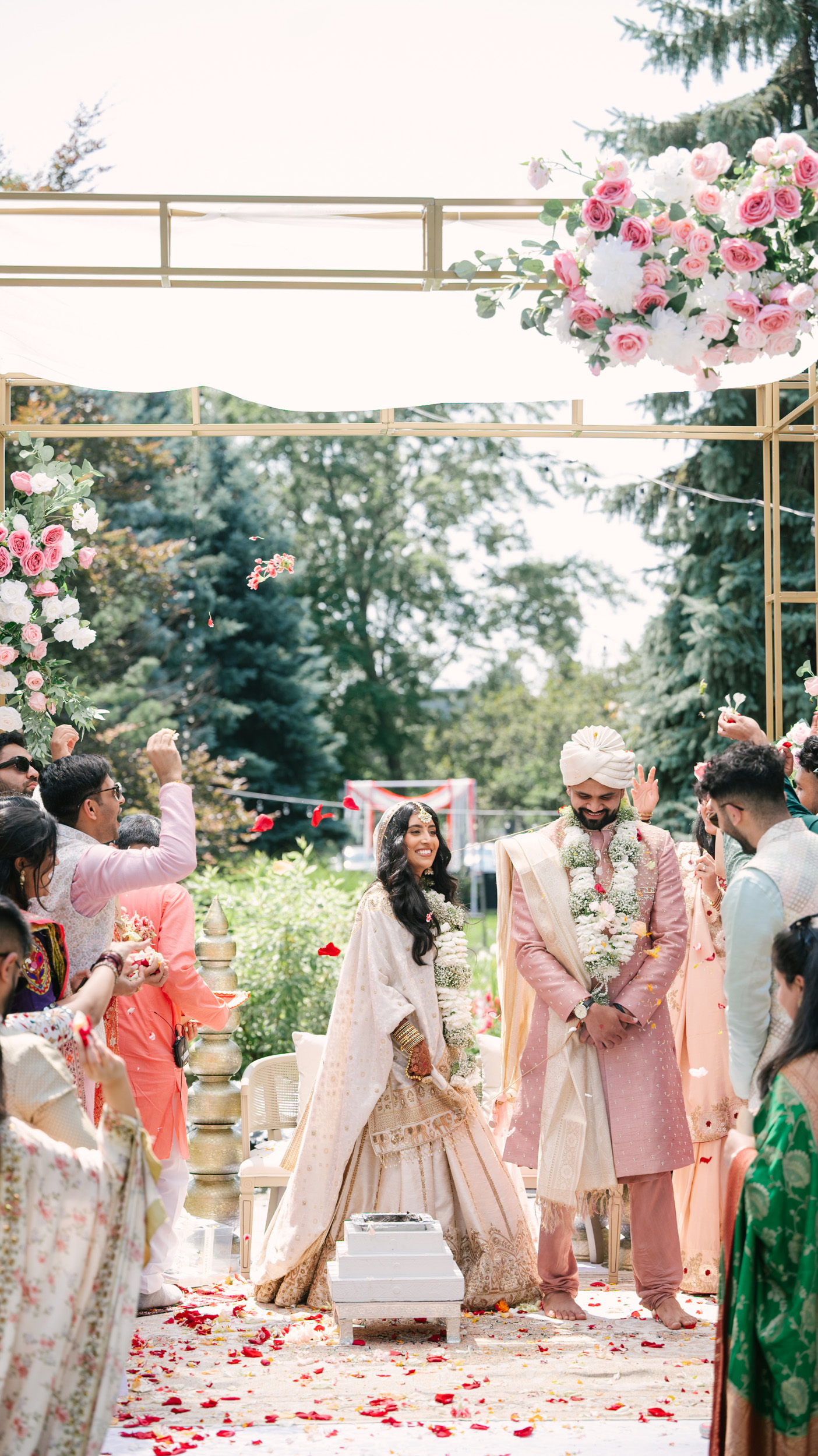 White Oaks Resort Outdoor Indian Wedding Photos, Niagara On The Lake